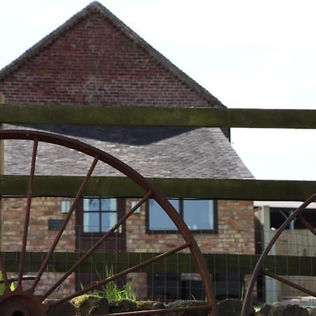 Dilhorne Malthouse Farm Cottage Studio מראה חיצוני תמונה