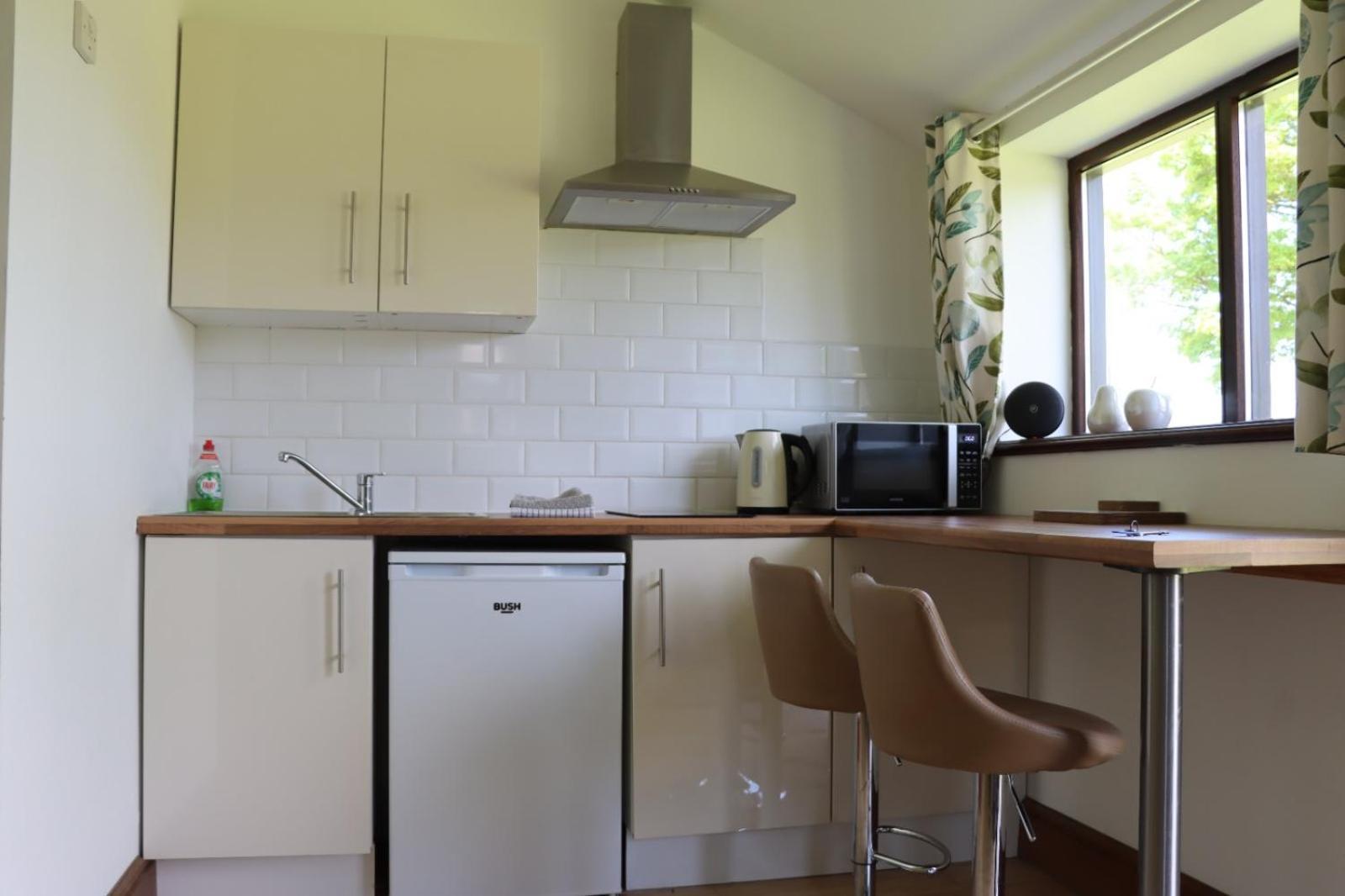 Dilhorne Malthouse Farm Cottage Studio מראה חיצוני תמונה