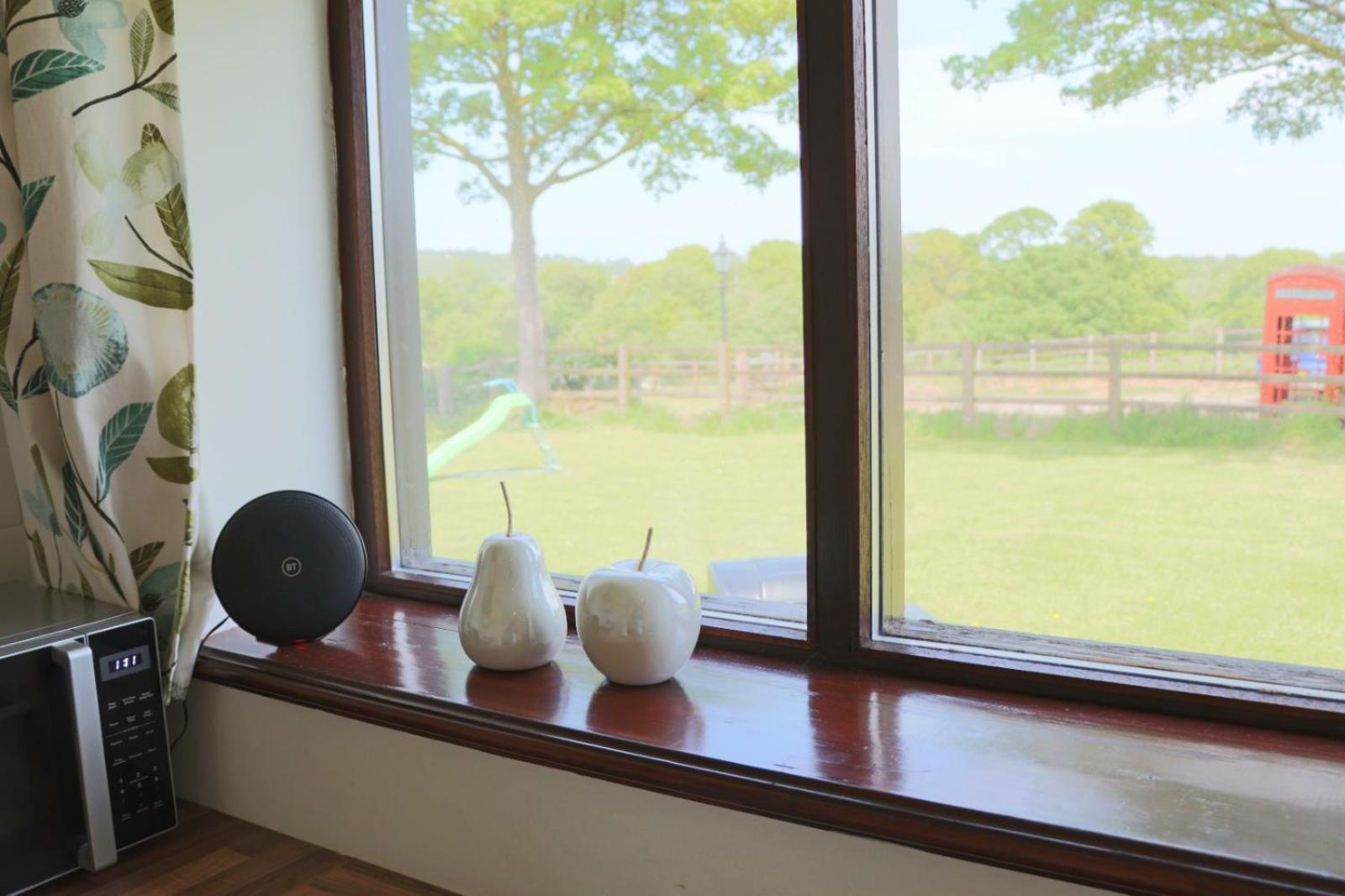 Dilhorne Malthouse Farm Cottage Studio מראה חיצוני תמונה