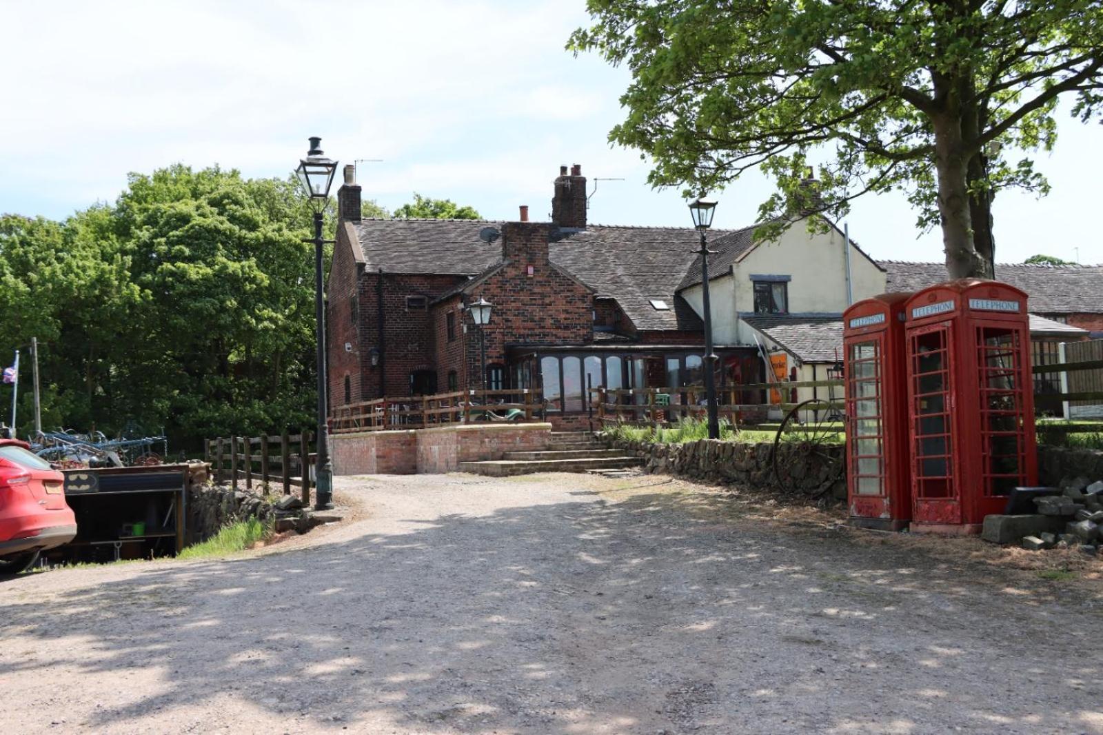 Dilhorne Malthouse Farm Cottage Studio מראה חיצוני תמונה