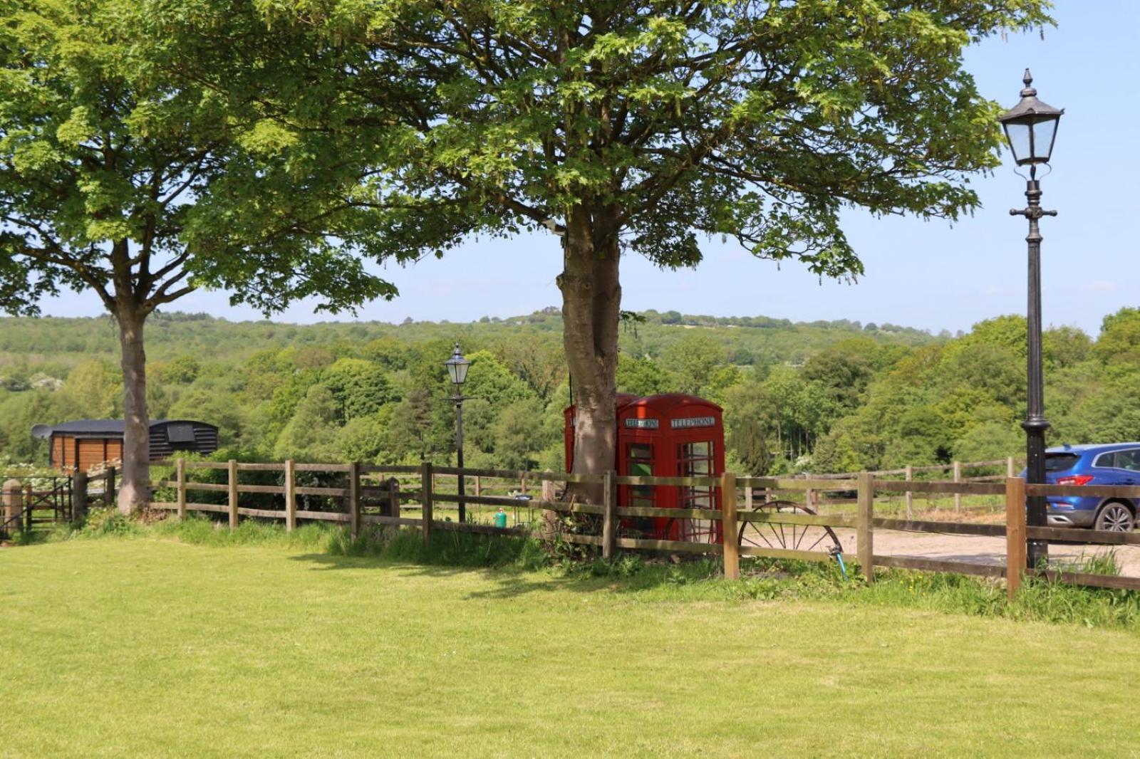 Dilhorne Malthouse Farm Cottage Studio מראה חיצוני תמונה